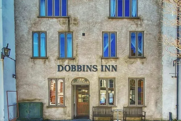 Dobbins Inn