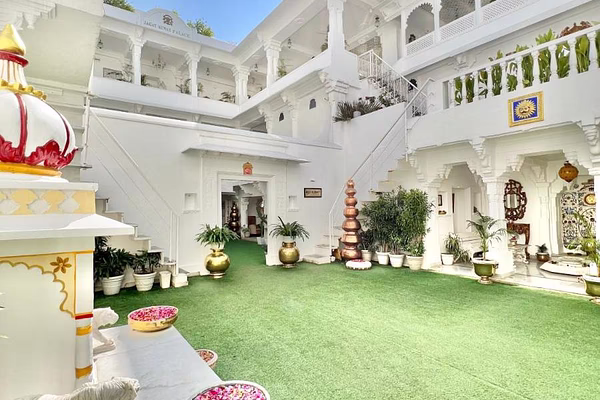Jagat Niwas Palace