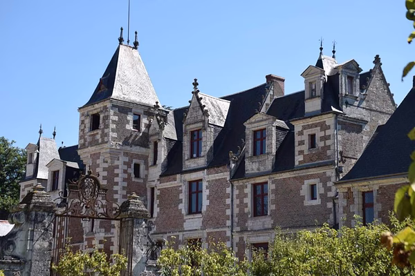 Chateau De Jallanges