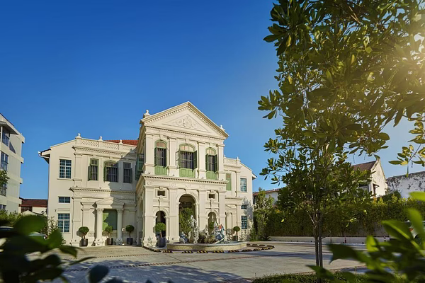 The Edison George Town