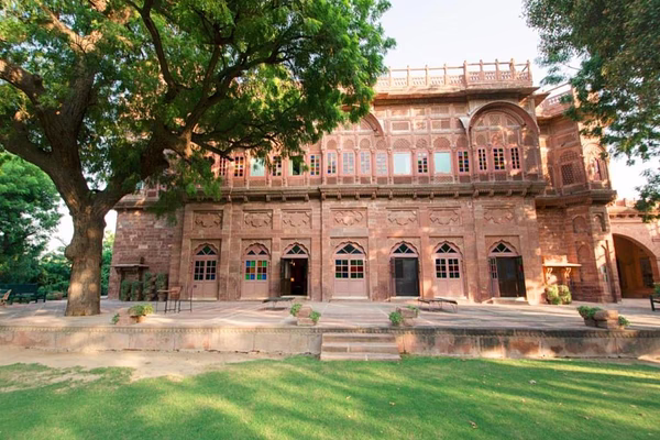 WelcomHeritage Bal Samand Lake Palace