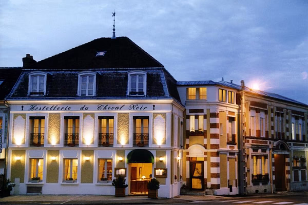 L'Hôtel Le Cheval Noir