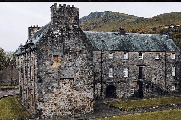 Menstrie Castle Stay