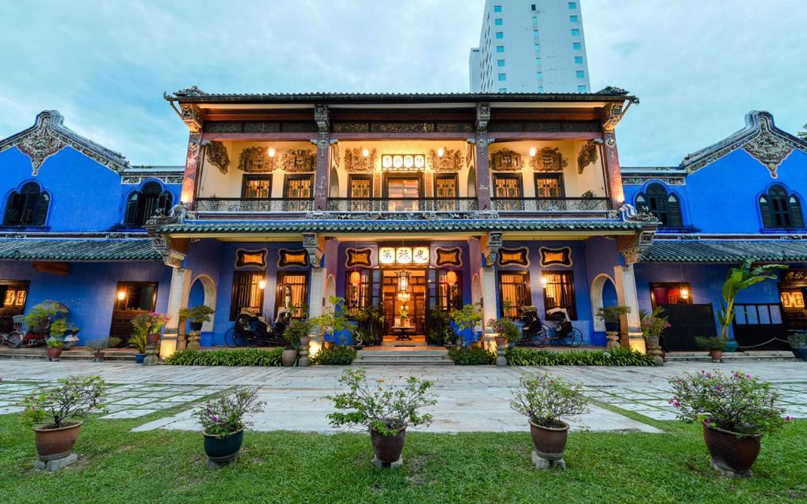Cheong Fatt Tze, The Blue Mansion