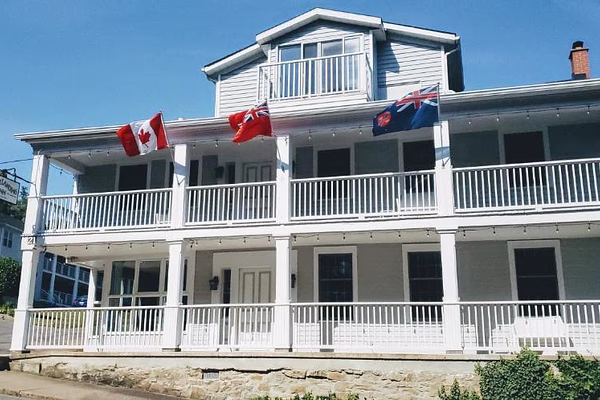 South Landing Inn